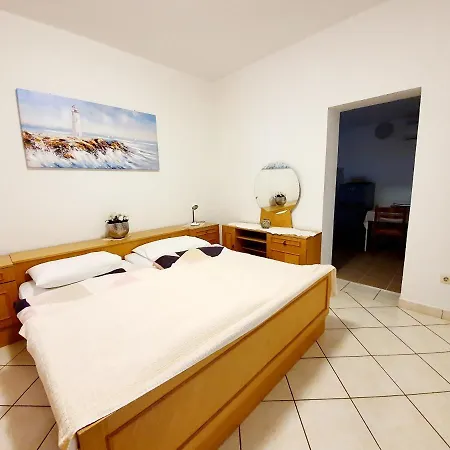 Apartamani Katarina Vl.ilija Jusup Daire Starigrad Paklenica