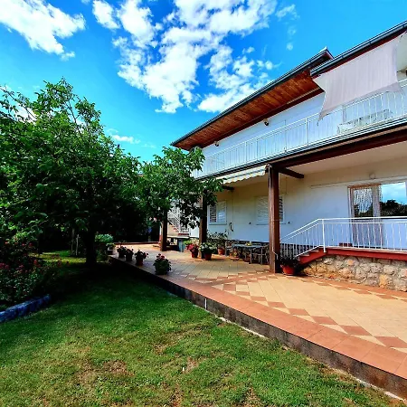 Apartamani Katarina Vl.ilija Jusup Daire Starigrad Paklenica