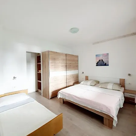 Apartamani Katarina Vl.ilija Jusup *
